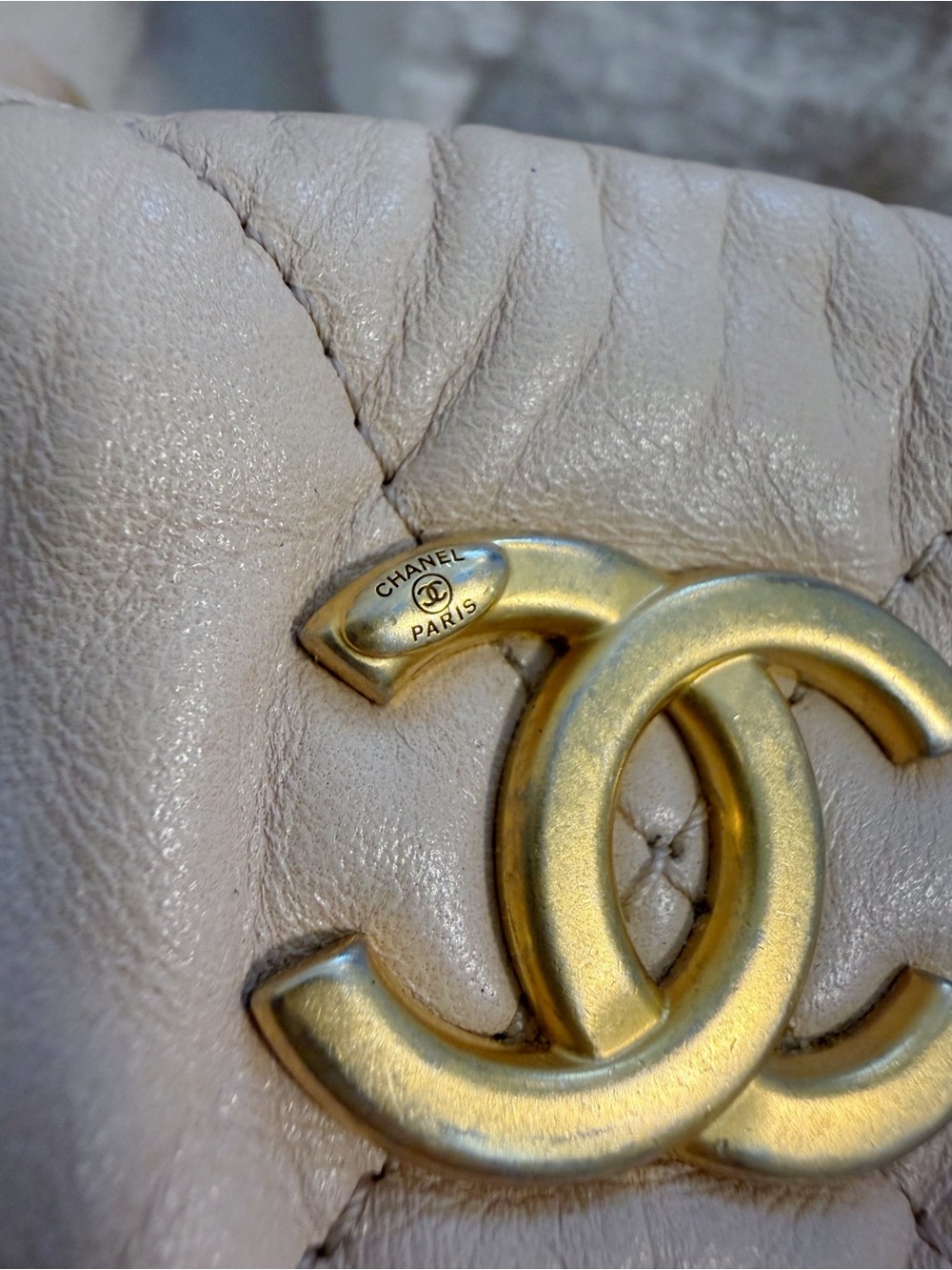Chanel Quilted Beige Chain-Handle Shoulder Hobo Bag - Picture 7 of 11
